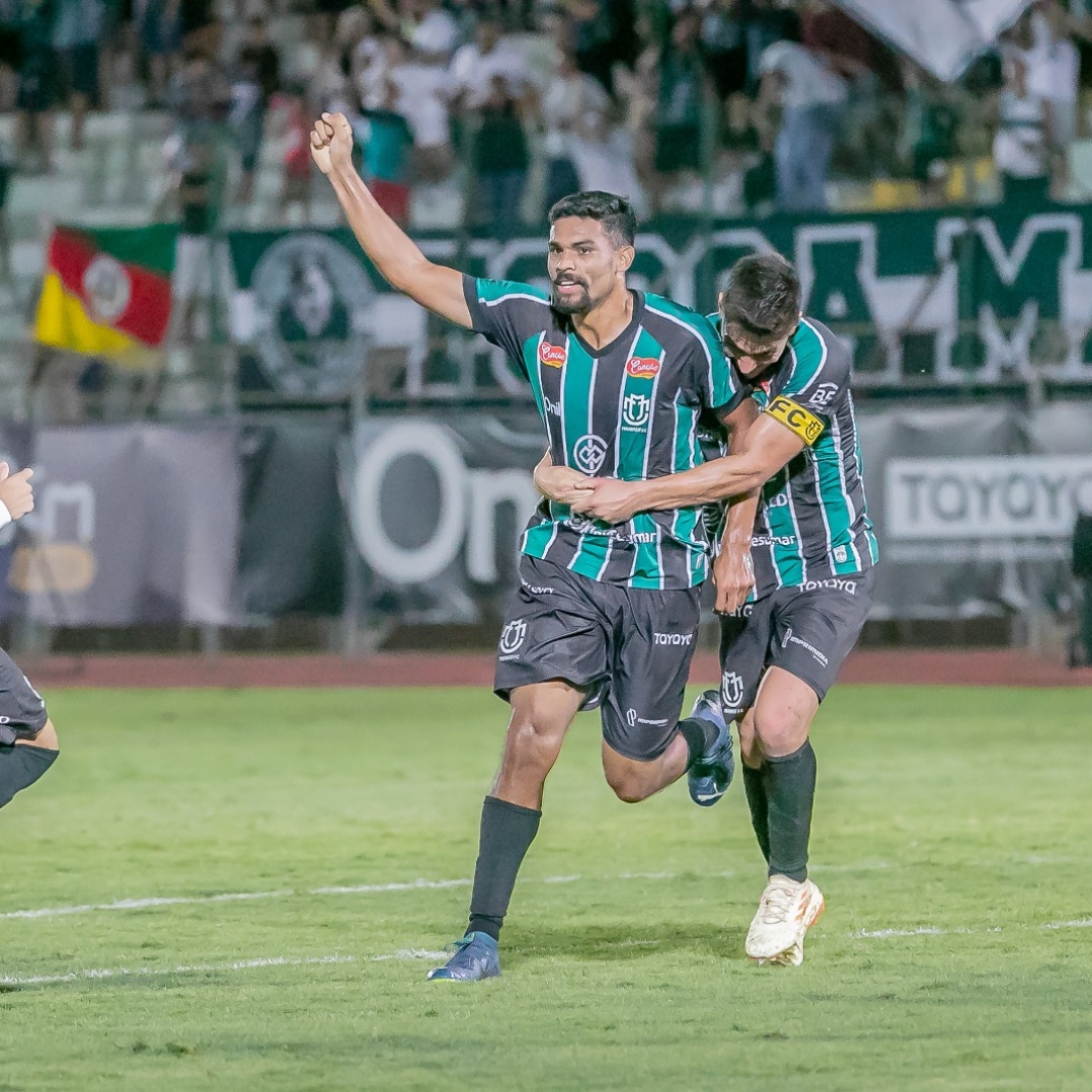 Maringá Futebol Clube Garante Vitória no Segundo Tempo