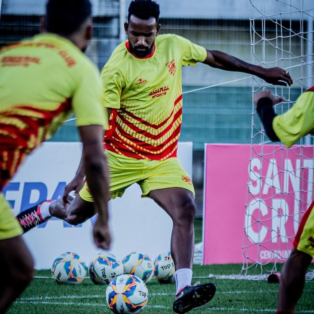 Zagueiro Vidal está confirmado na defesa do Leão para domingo. 