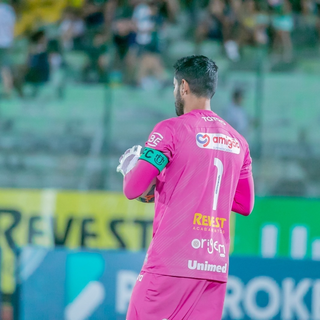 Maringá FC Busca a Liderança e Marca Histórica com Dheimison