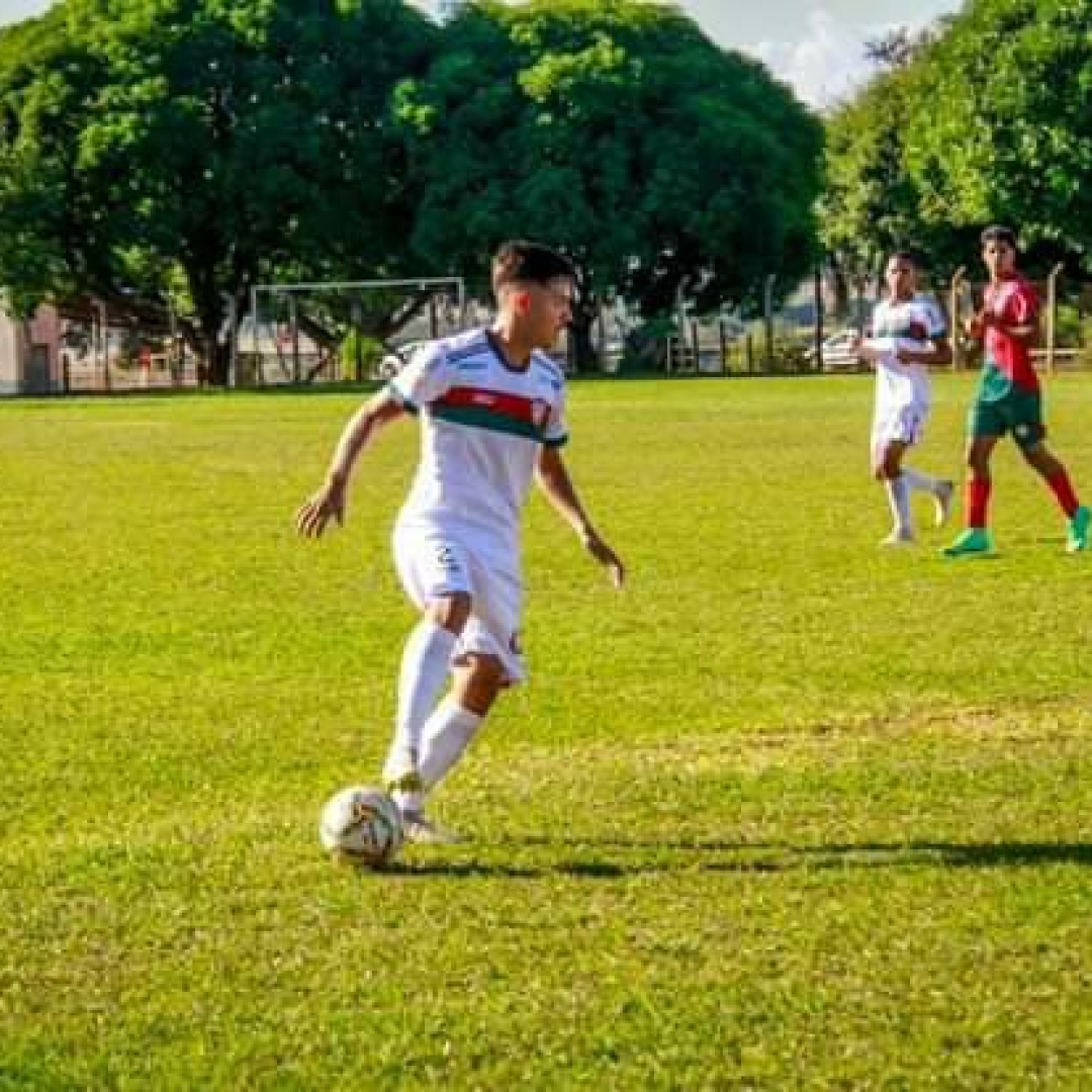 A Jornada de Luiz Vogler no Futebol: Talento e Perseverança