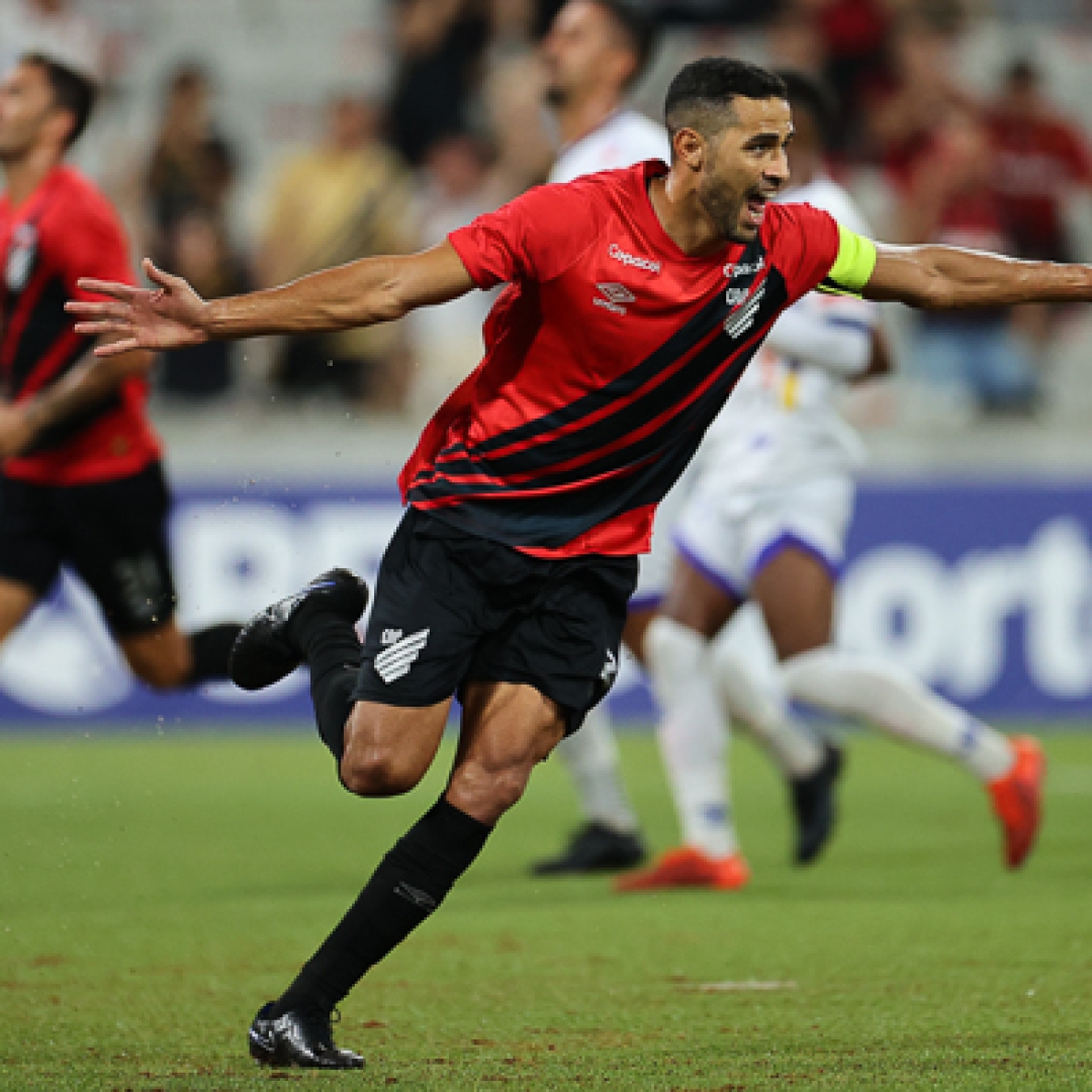 Athletico vence São Joseense na Ligga Arena e sobe na tabela