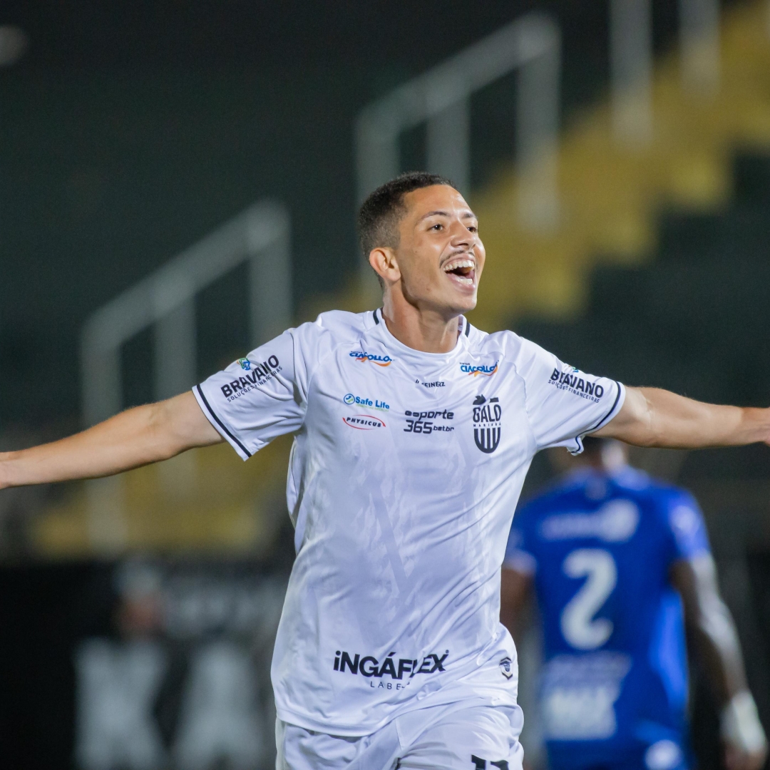 Galo Maringá vence Foz e lidera Segundona com autoridade